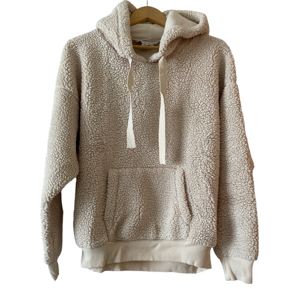 American Eagle Outfitters Tops - American Eagle Fuzzy Teddy Sherpa Hoodie Cream Size L